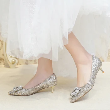 Kāzu kurpes 2020 jaunas ziemas kāzu zems papēdis 3cm, grūtnieču līgavas kurpes sequin kāzu kleitu kristāla augstpapēžu kurpes sieviešu kurpes