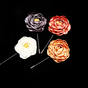 Ir 2021. Jaunu Atloks 17 krāsas Ziedu Daisy Roku darbs Boutonniere Stick Broša Pin Vīriešiem Cietā Rožu Ziedu Broša Atloks Pin
