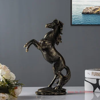 Ir 2021. Jaunu Sveķu Pegasus Statuja Rotājumi Zirgu Skulptūru Veiksmīga Prezidenta Biroja Apdare Rakstāmgalda Piederumi Biznesa Dāvanu