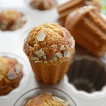 Canele Pelējuma Kūka Pannas, 12 Dobumā Non-Stick Cannele Muffin Bakeware Kūku Panna Krāsnī Cepšanas(Champagne Gold)